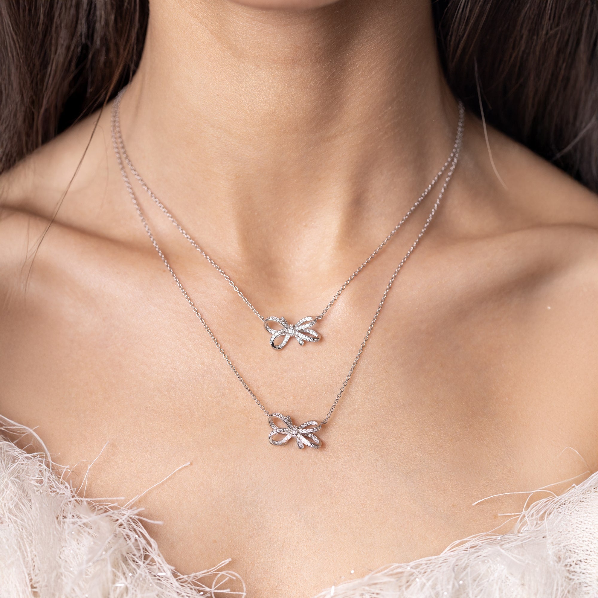 Naszyjnik Diamond Bow Białe Złoto Kokardka S925