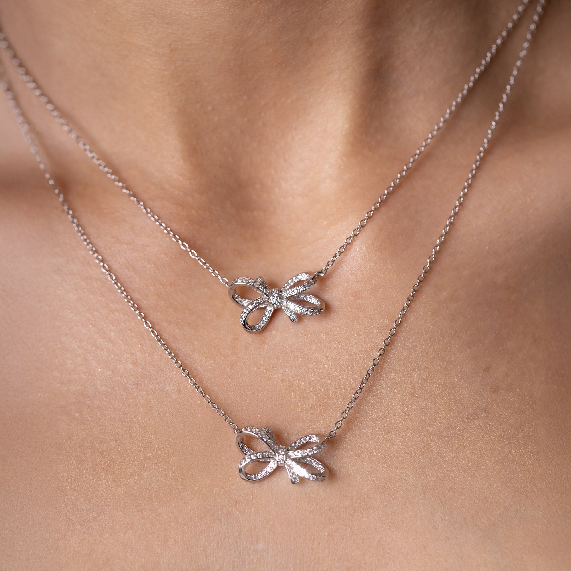 Naszyjnik Diamond Bow Białe Złoto Kokardka S925