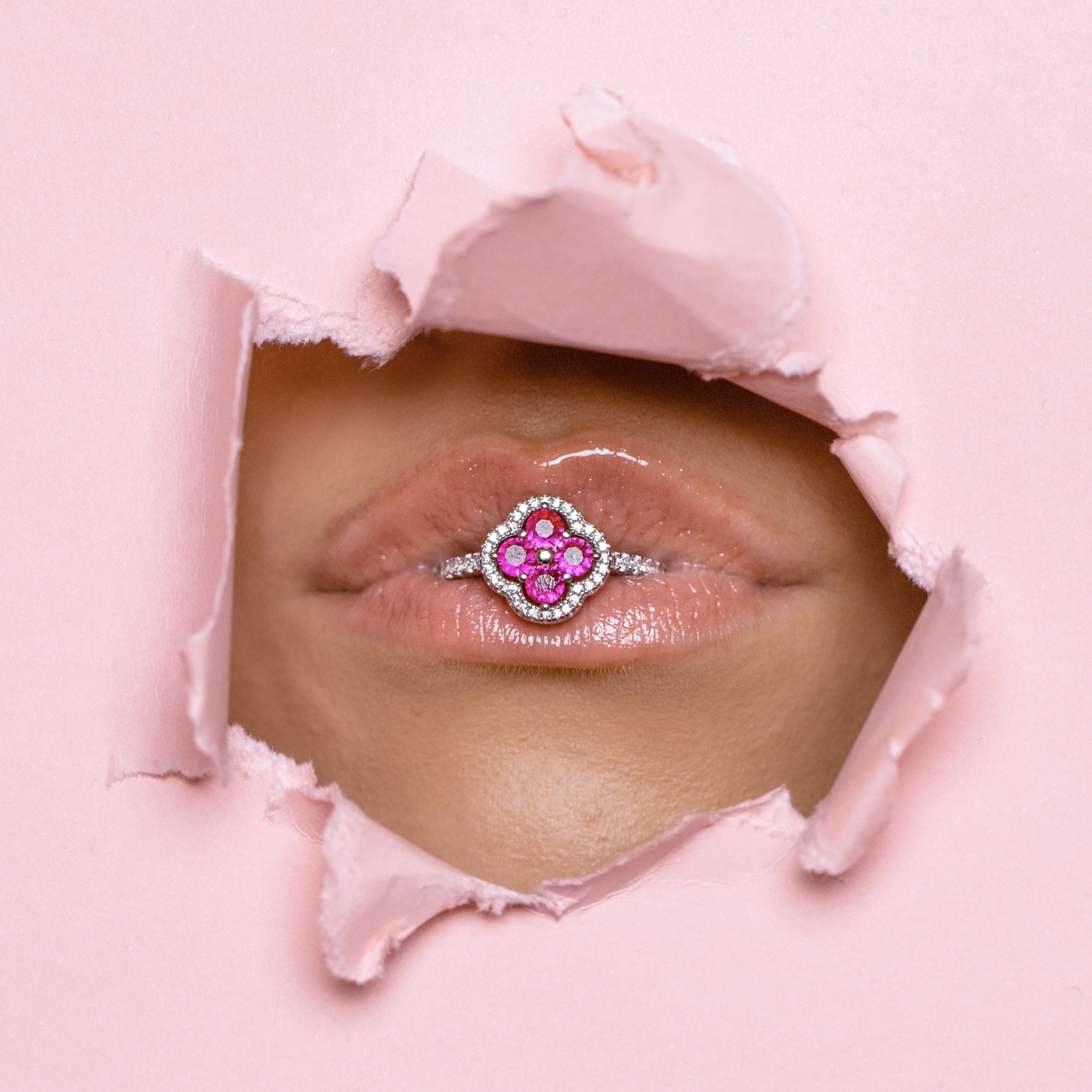 Pierścionek Daisy Pink Białe Złoto Kwiat S925