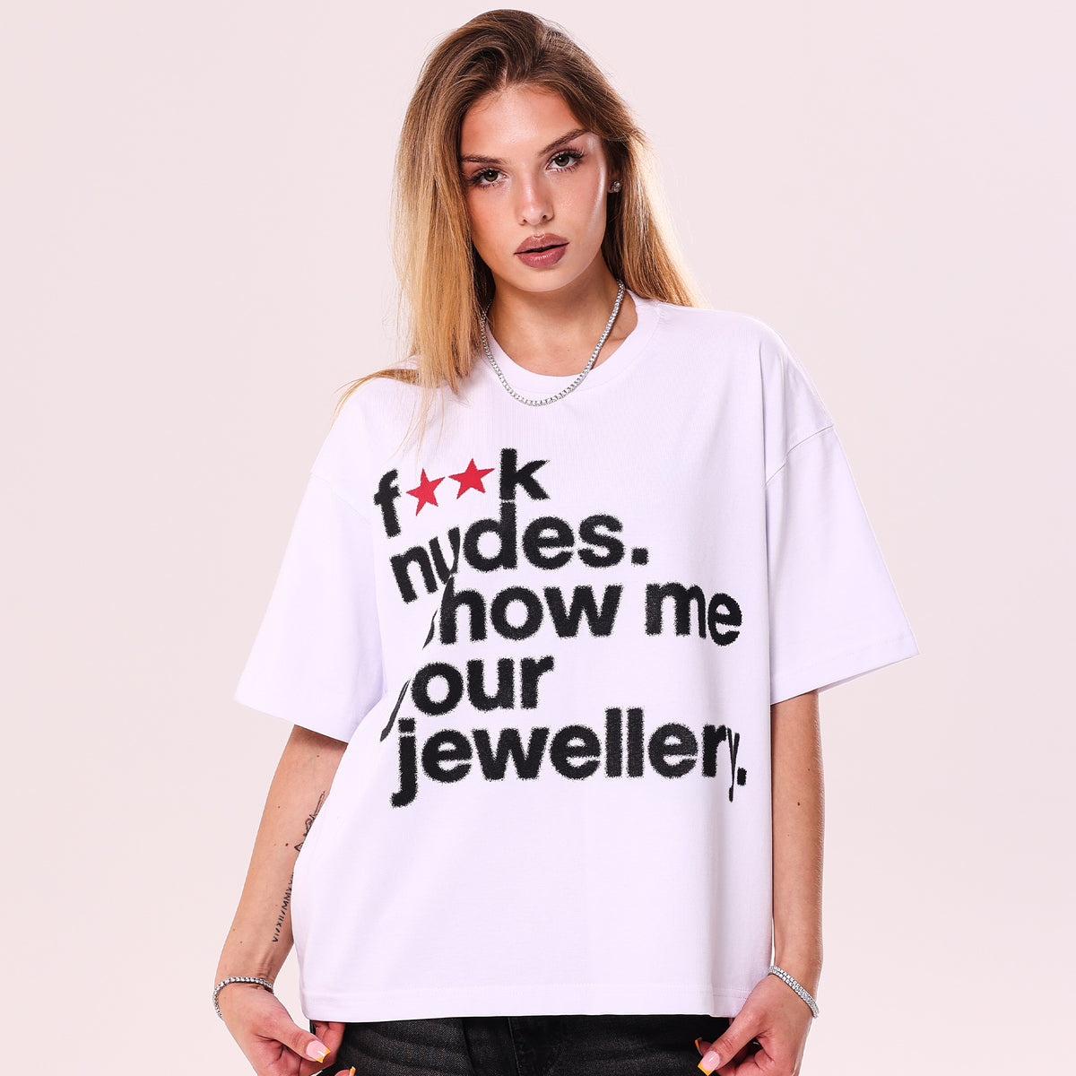 Koszulka F**k Nudes Show Me Your Jewelry Biała Boxy Fit