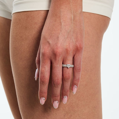 Pierścionek Crystal Heart Pave White Białe Złoto S925